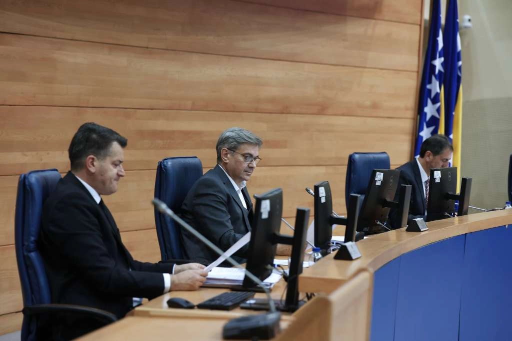 Prijedlog rezolucije o osudi napada na ustavni poredak BiH bez entitetske podrške